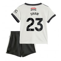 Maglie da calcio Manchester United Luke Shaw #23 Terza Maglia Bambino 2024-25 Manica Corta (+ Pantaloni corti)